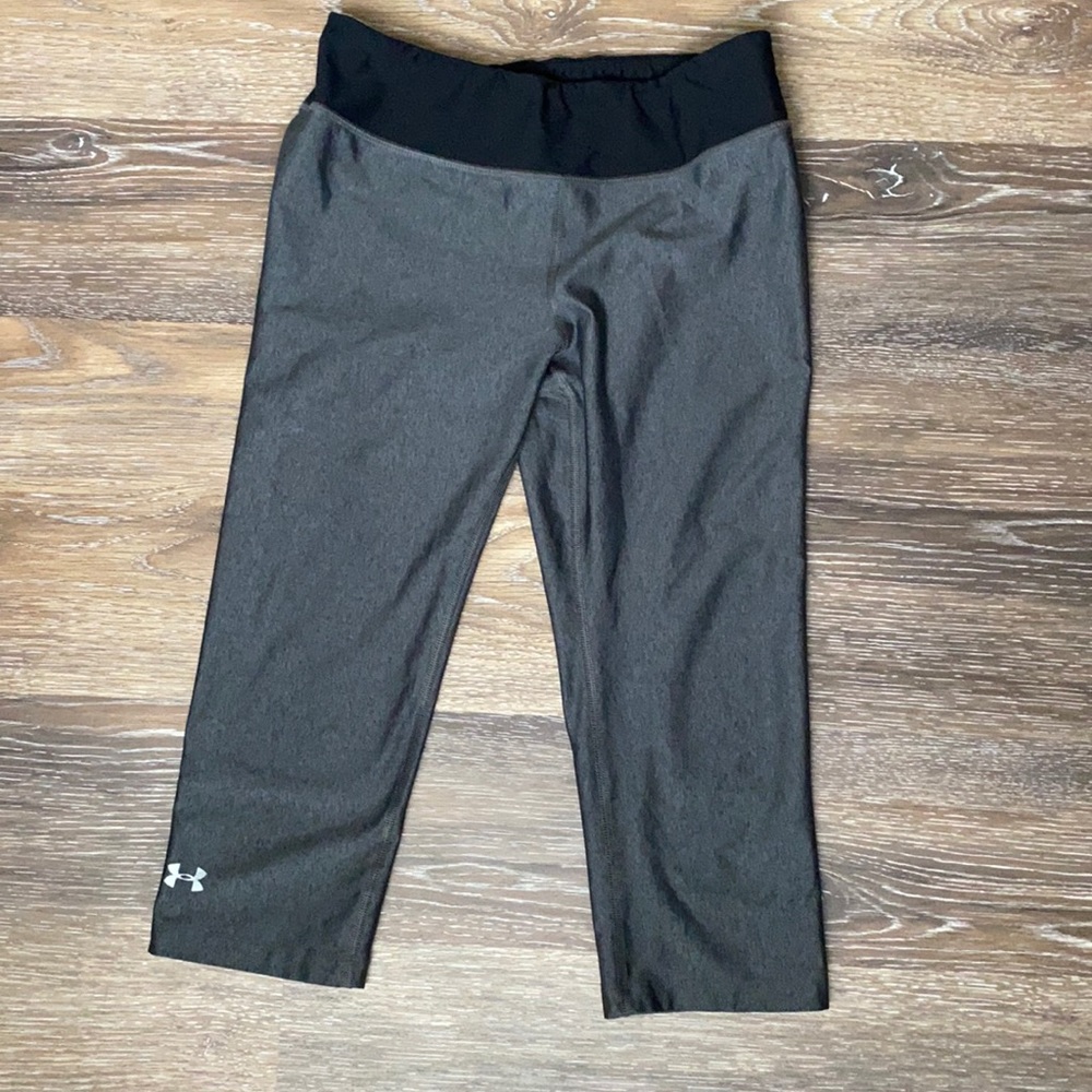 Grey crop Under Armour leggings